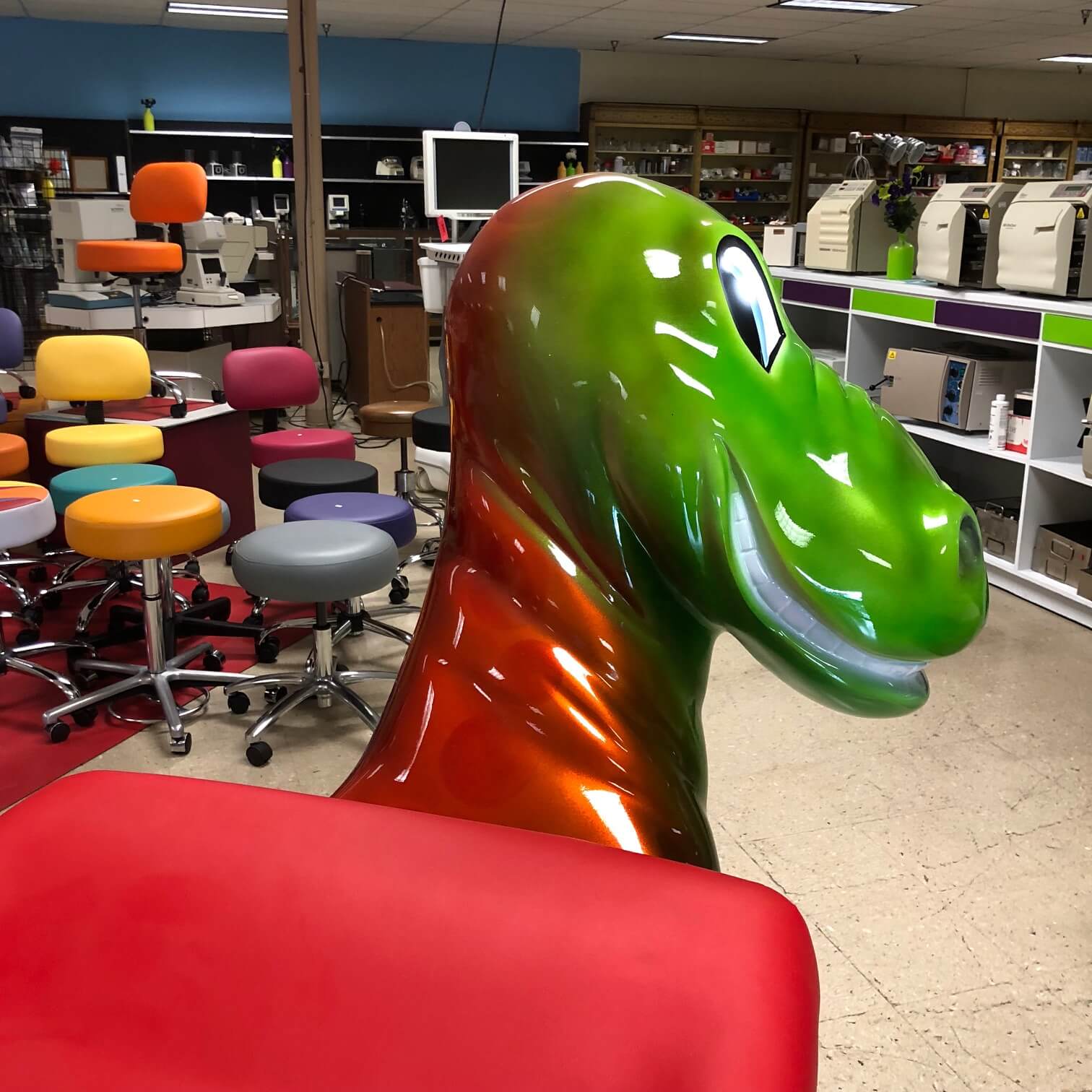 Zoopals,Zoopal,Dinosaur table,Pediatric table,Angelus Medical