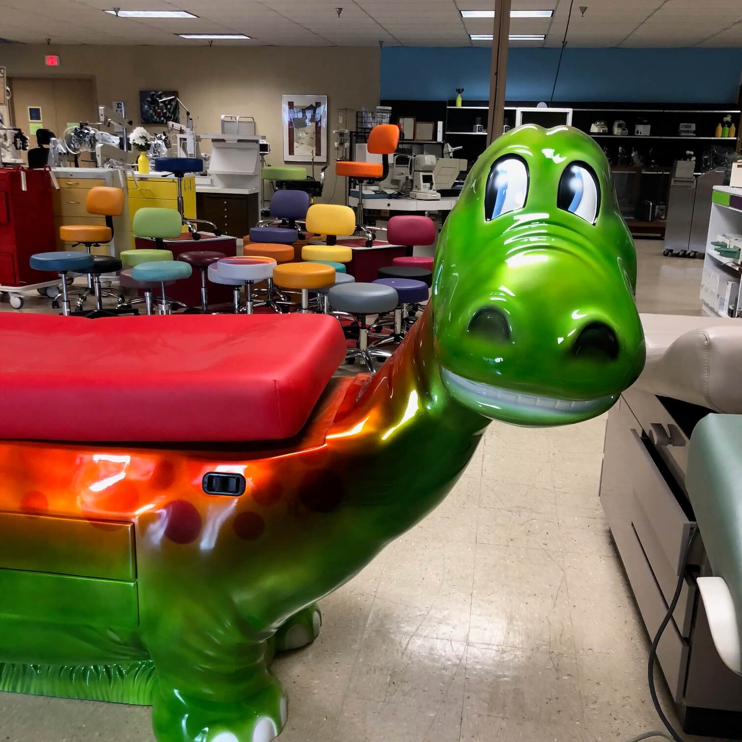 Zoopal,Dinosaur table,Pediatric table,Angelus Medical