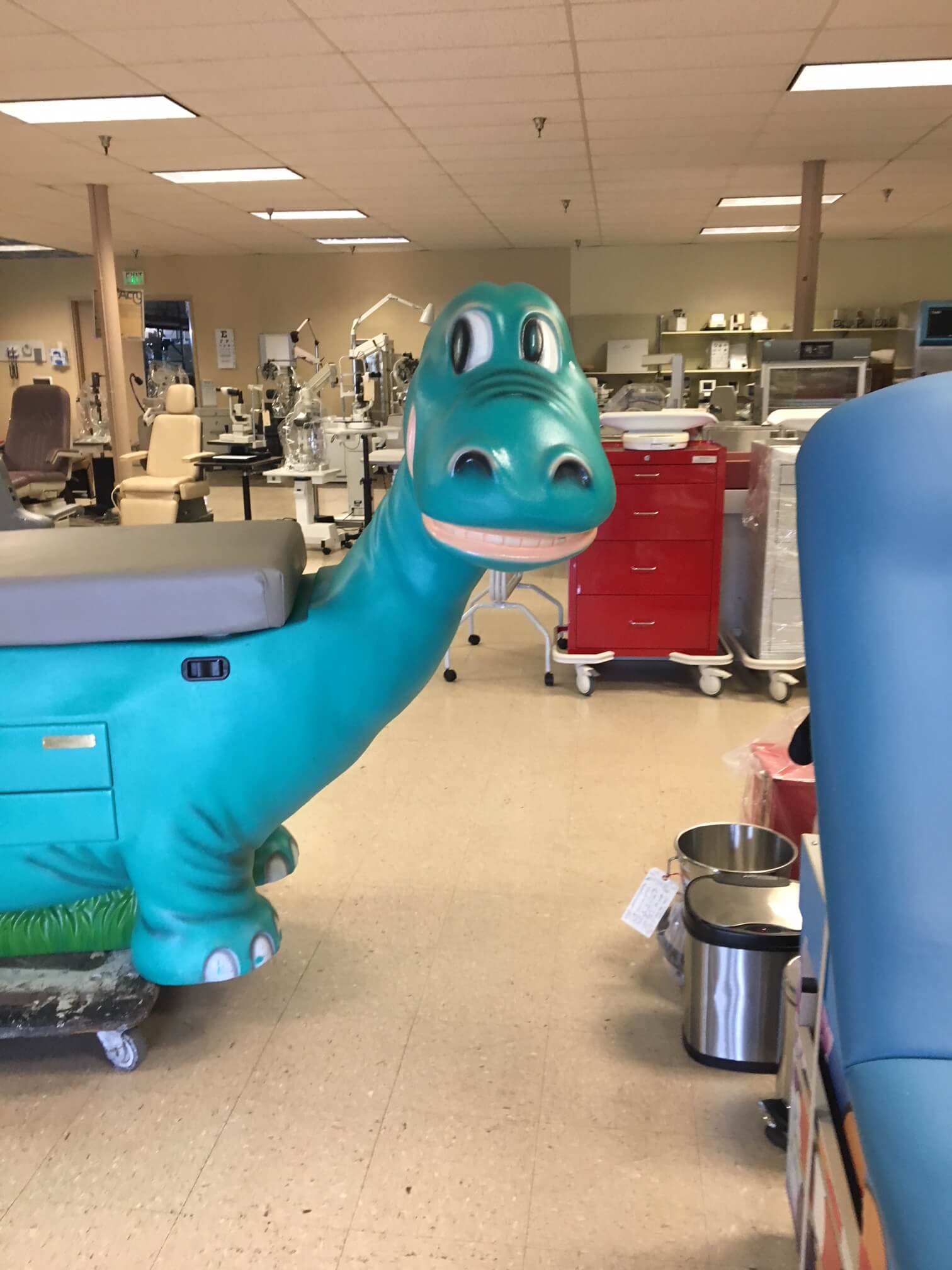 Zoopals,Zoopal,Dinosaur table,Pediatric table,Angelus Medical