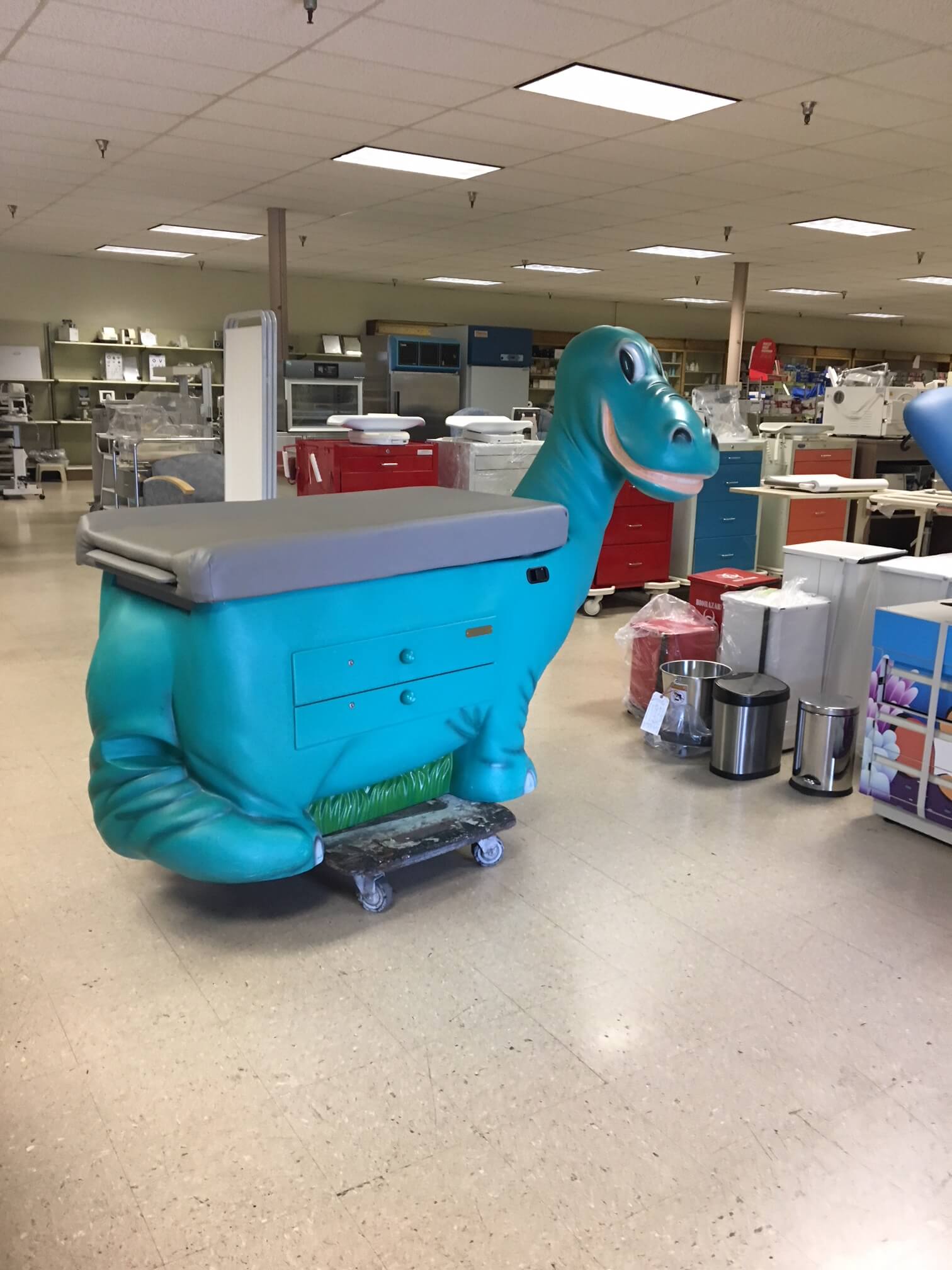 Zoopals,Zoopal,Dinosaur table,Pediatric table,Angelus Medical