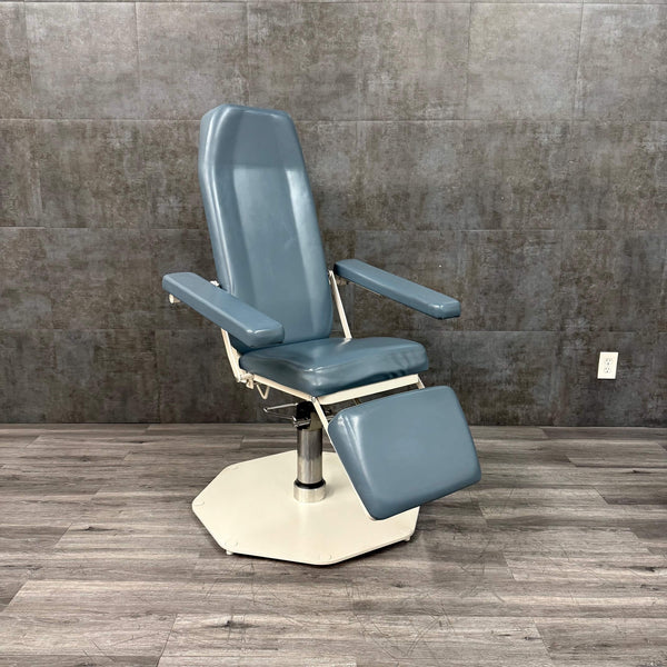 UMF 8675 adjustable Phlebotomy Chair w Swivel