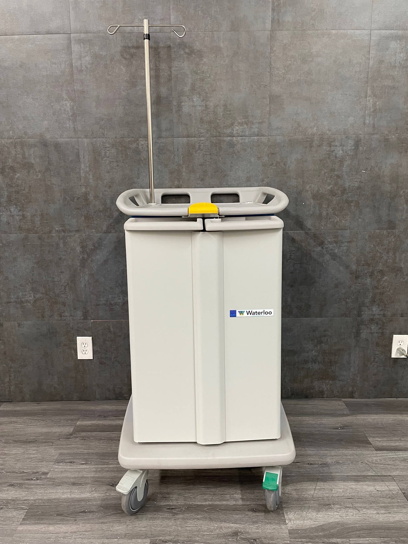 Waterloo ER 2000™ Instant Access Emergency Cart