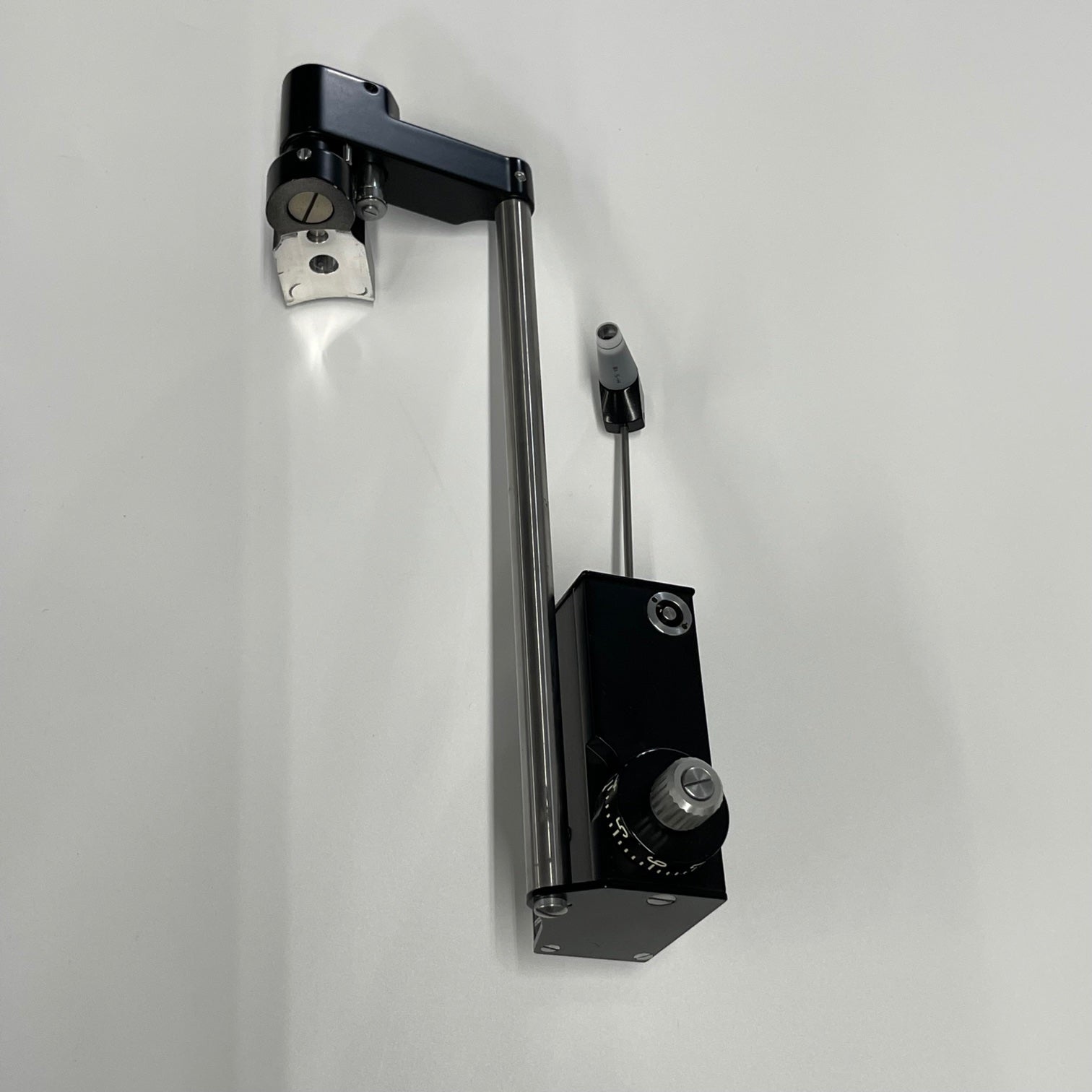 Haag-streit Bern Applanation Tonometer AT-900 - Haag Streit -Angelus Medical