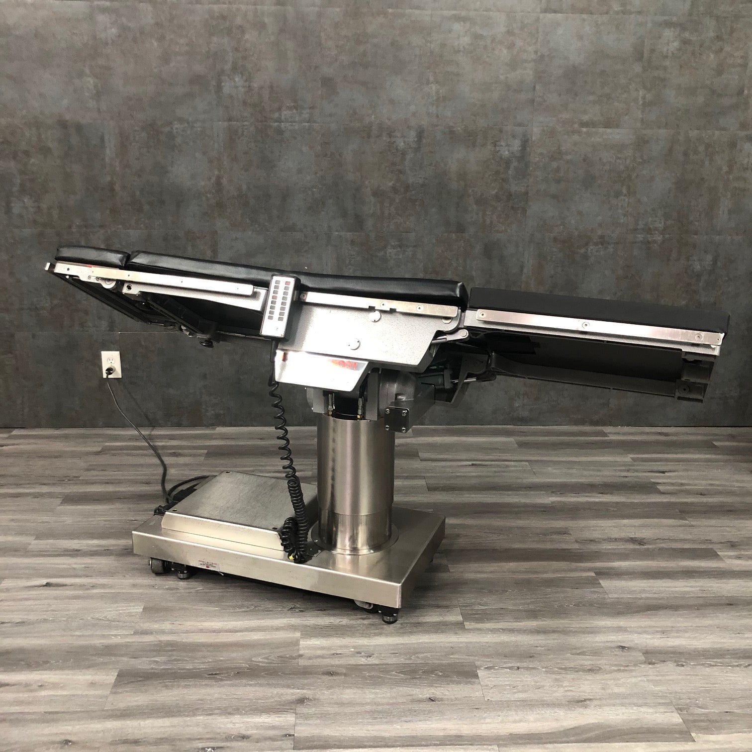 Skytron 6001 Elite Surgical Table - Skytron -Angelus Medical