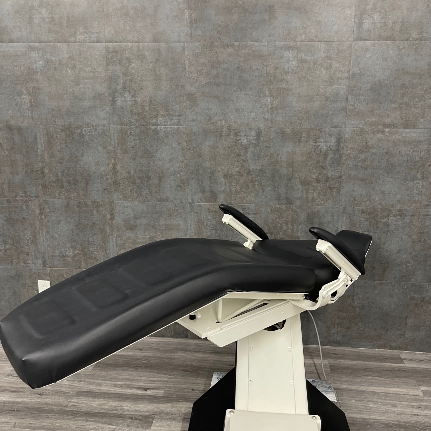 ADEC Dental Chair - Black (Refurbished) - ADEC -Angelus Medical