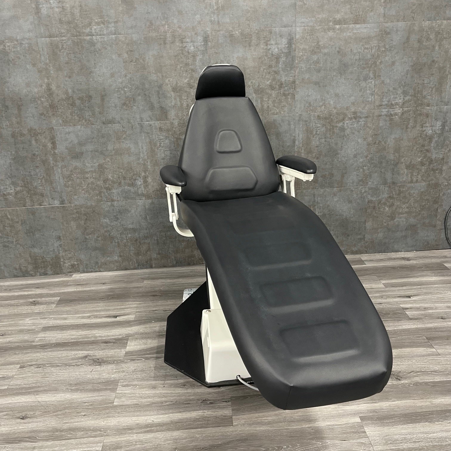ADEC Dental Chair - Black (Refurbished) - ADEC -Angelus Medical