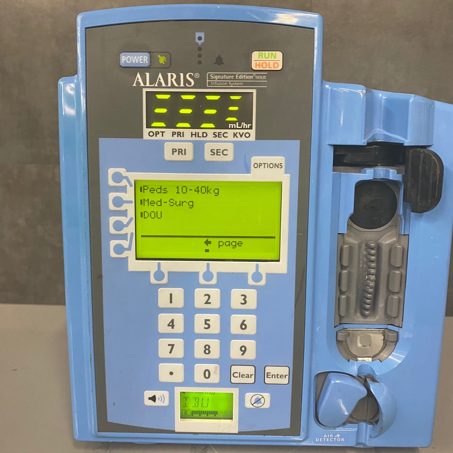 Alaris Signature Edition Gold Infusion Pump (Refurbished) - Alaris -Angelus Medical