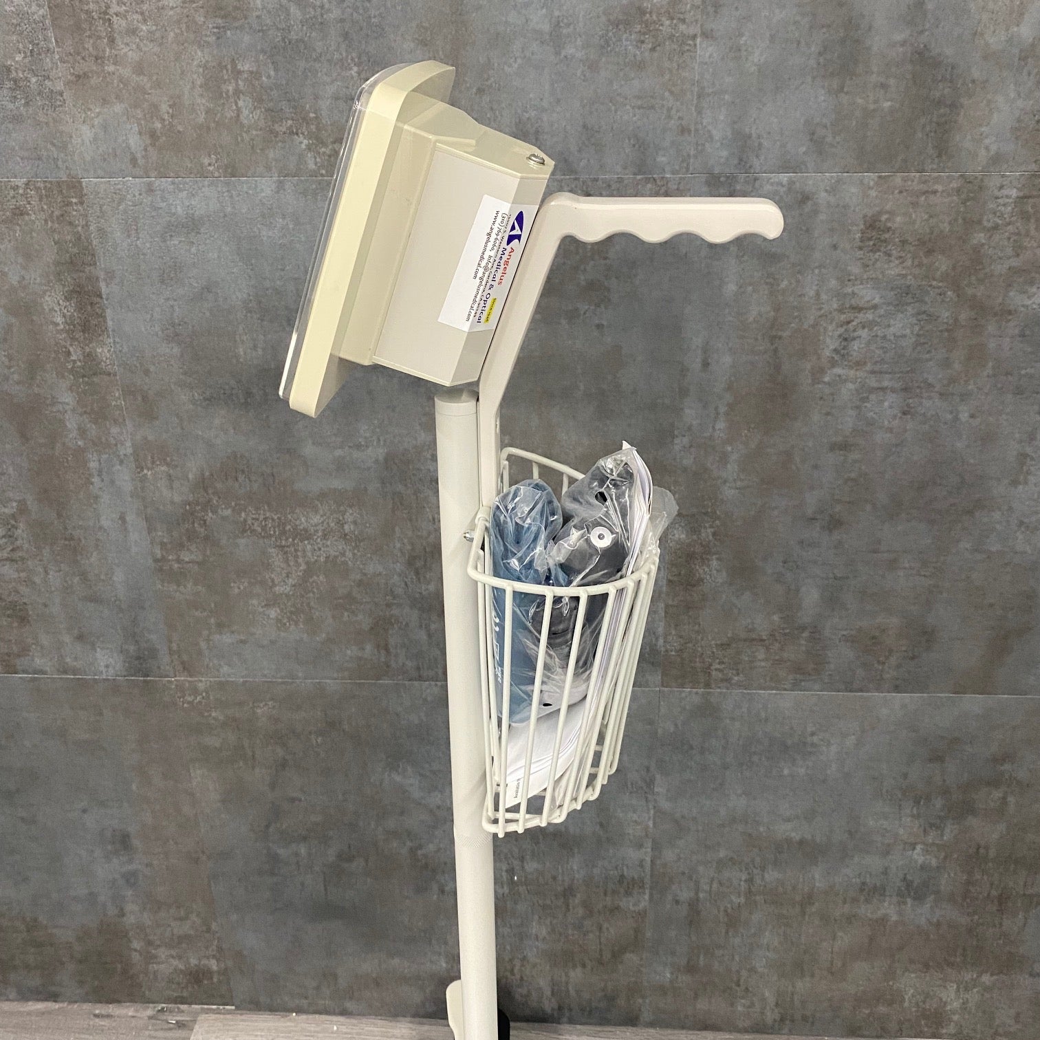 Baum Sphygmomanometer with mobile stand - W. A. Baum -Angelus Medical