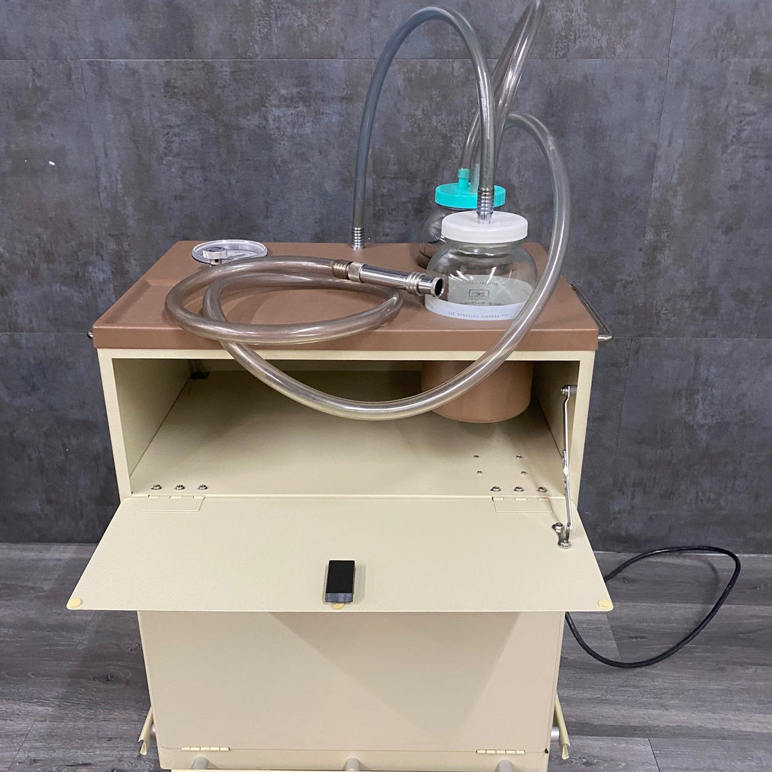 Berkely VC-10 Vacuum Curettage System - – Angelus Medical and Optical