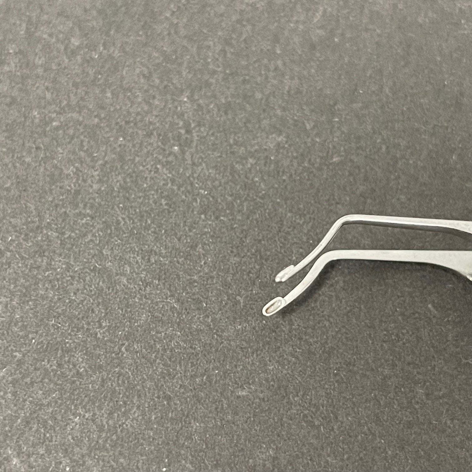 Botvin Iris forceps (Used) - Botvin -Angelus Medical