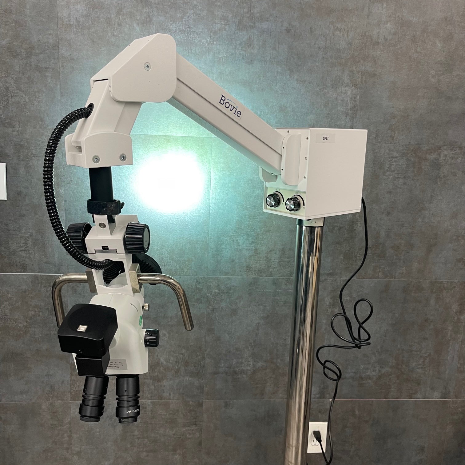 Bovie Colpo Master Trinocular LED Colposcope - Aaron Bovie -Angelus Medical
