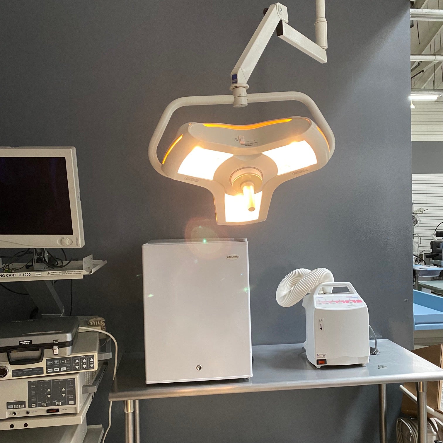 Burton AIM 100 Ceiling Mount OR Light - Burton -Angelus Medical