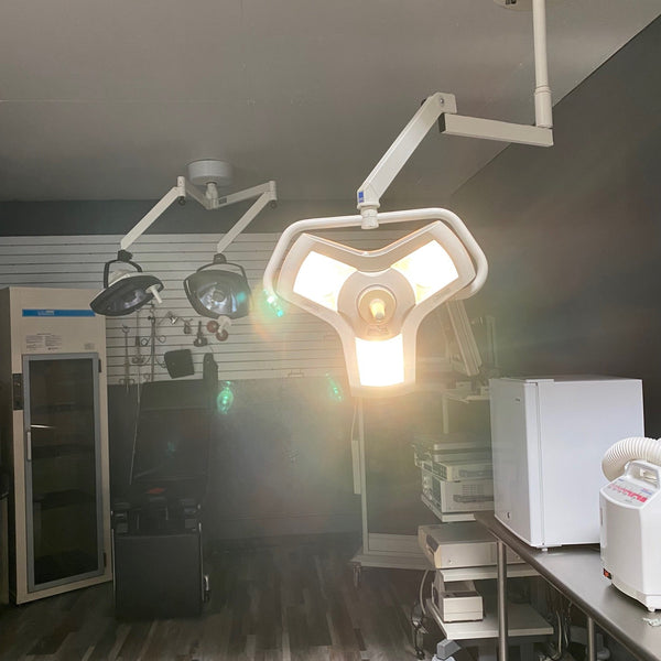 Burton AIM 100 Ceiling Mount OR Light