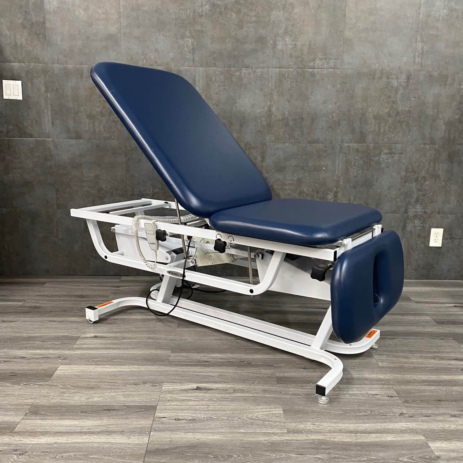 Chattanooga ADP 300 Hi-Lo Table (Refurbished) - Chattanooga -Angelus Medical