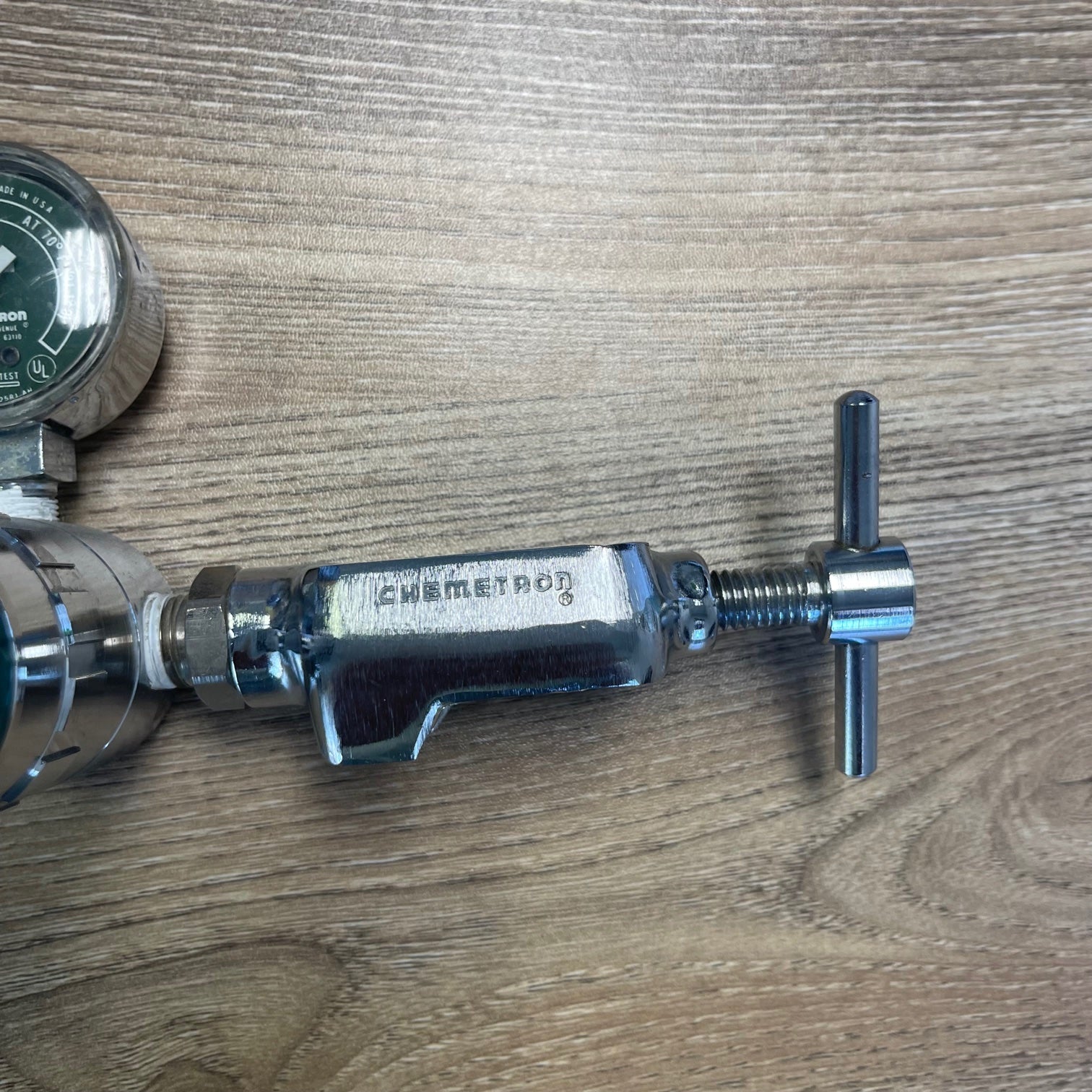 Chemetron oxygen Regulator (Used) - Chemetron -Angelus Medical