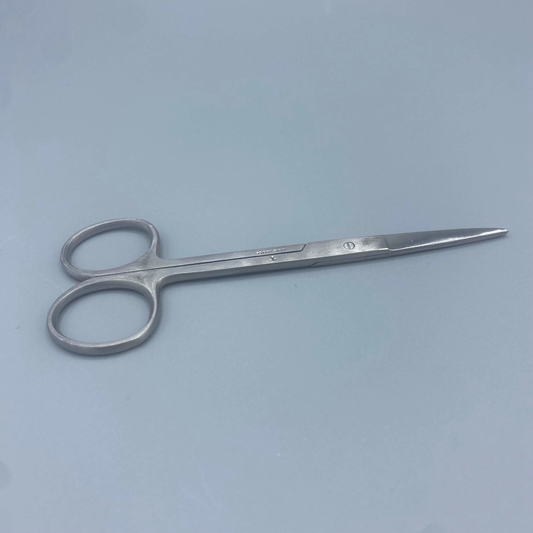 Crown Iris Scissors Satin - Crown -Angelus Medical