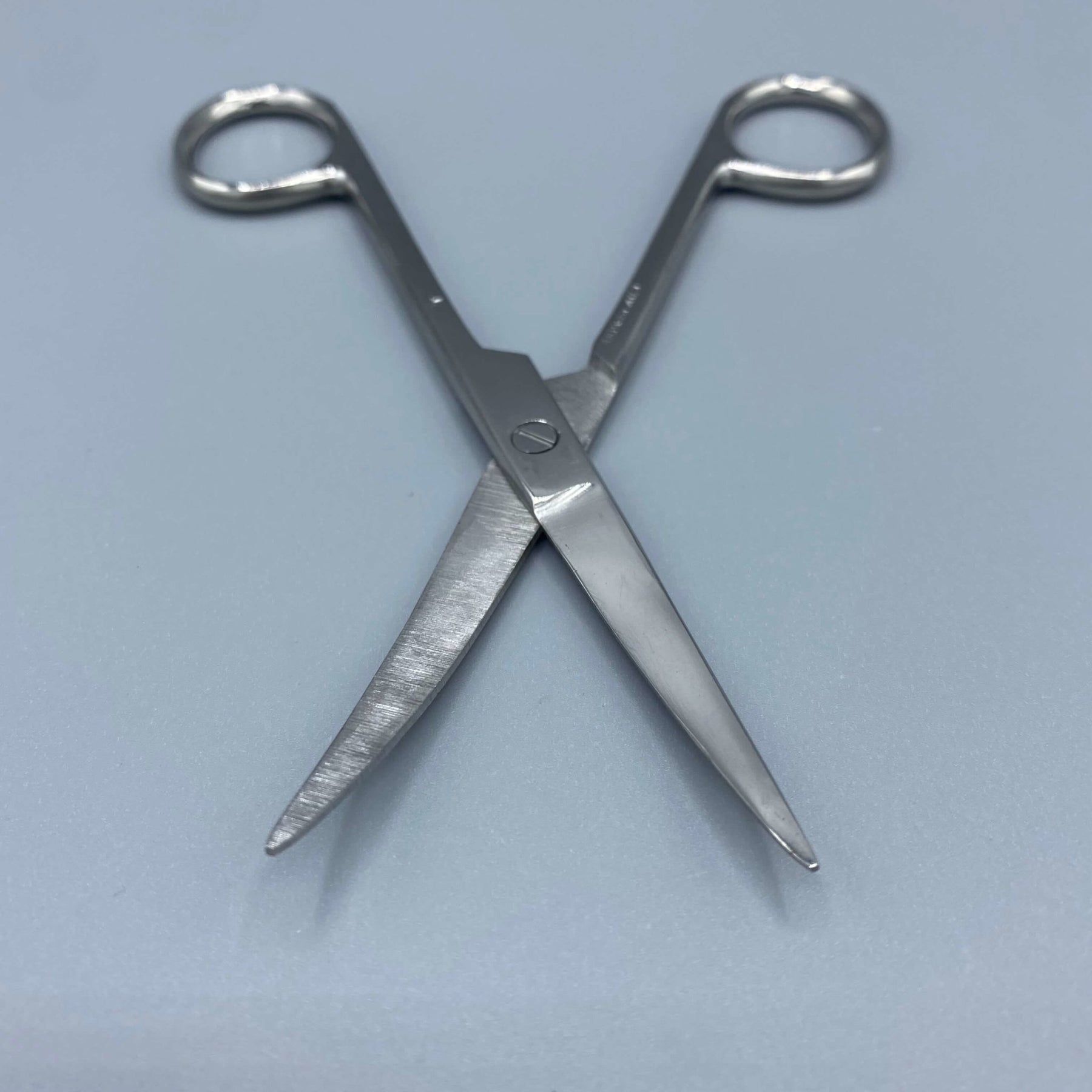 Crown Operating Room Scissor Sharp/sharp curved