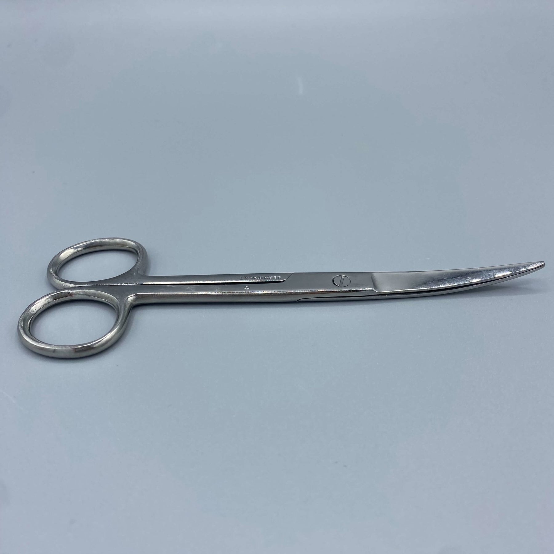 Crown Operating Room Scissor Sharp/sharp curved