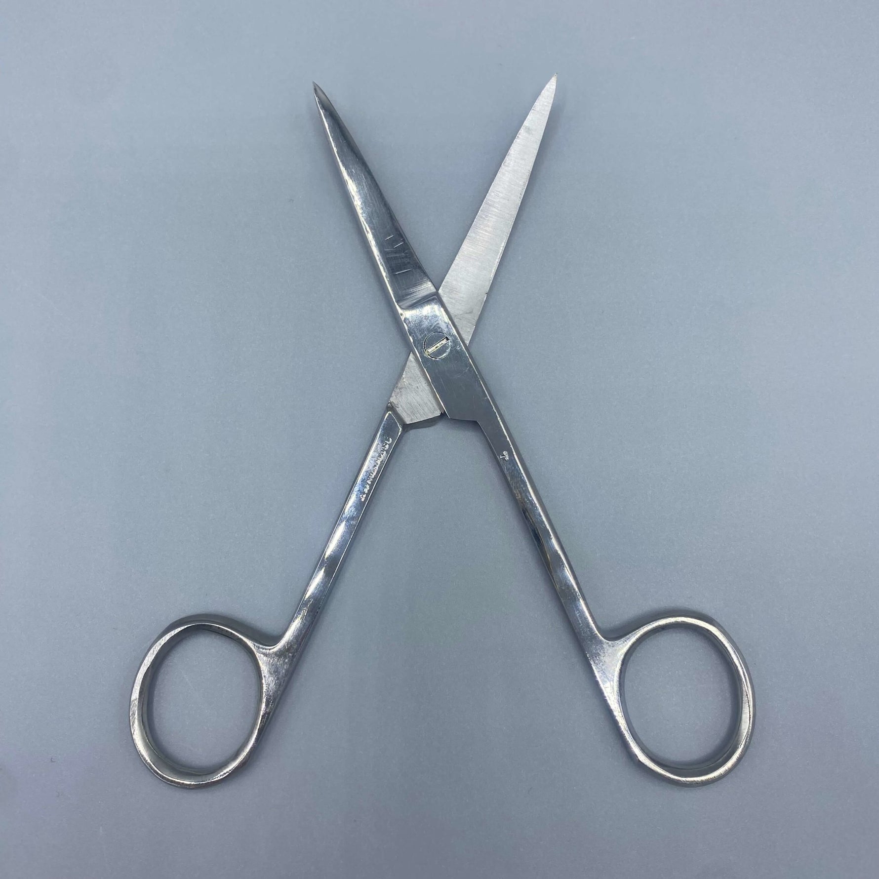 Crown Operating Room Scissors Curved Sharp/Sharp - Crown -Angelus Medical