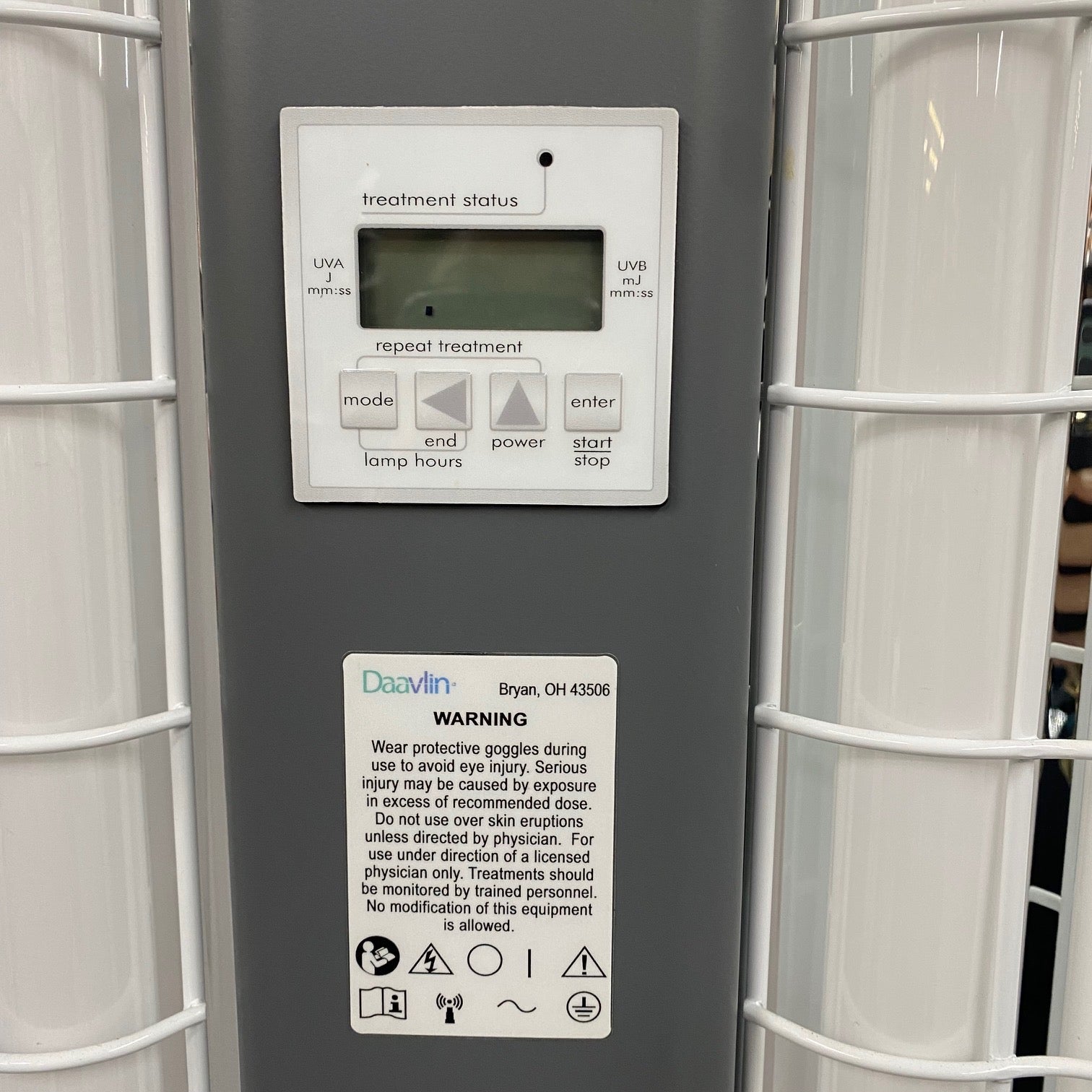 Daavlin 7 Series T 311-10 UVB light - Daavlin -Angelus Medical