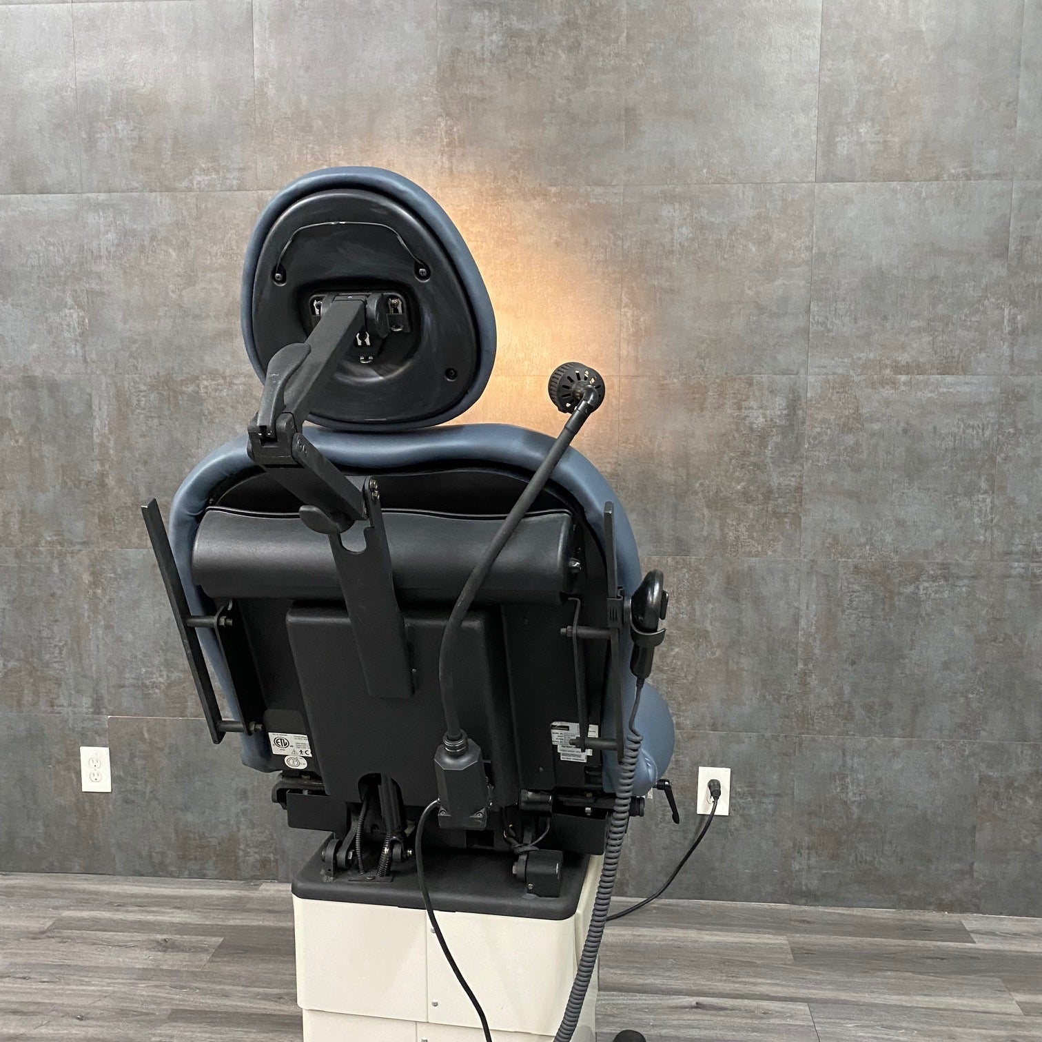 Dazor Chair Mount Exam Light - – Angelus Medical and Optical
