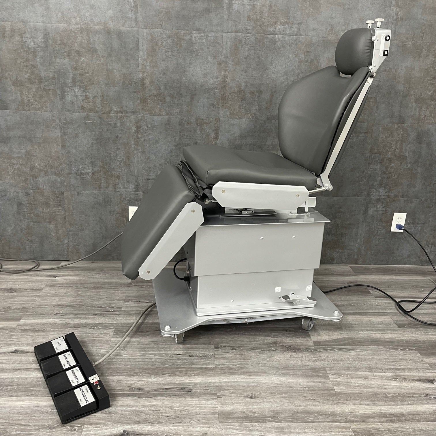 Dexta XYZ Procedure chair (Clearance) - Dexta -Angelus Medical