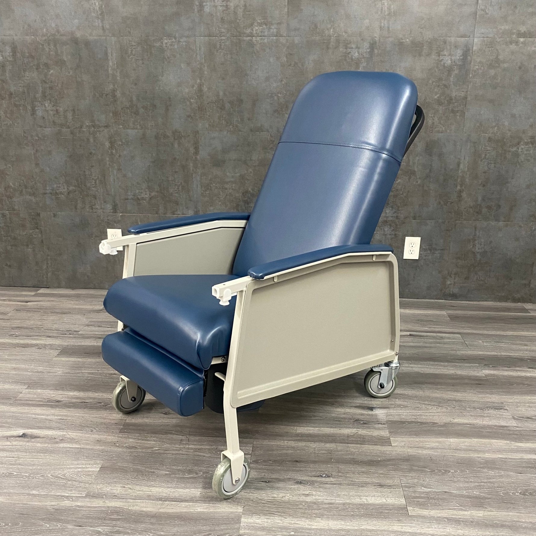 Drive 3 Position Recliner (New - Open Box) - Drive Medical -Angelus Medical