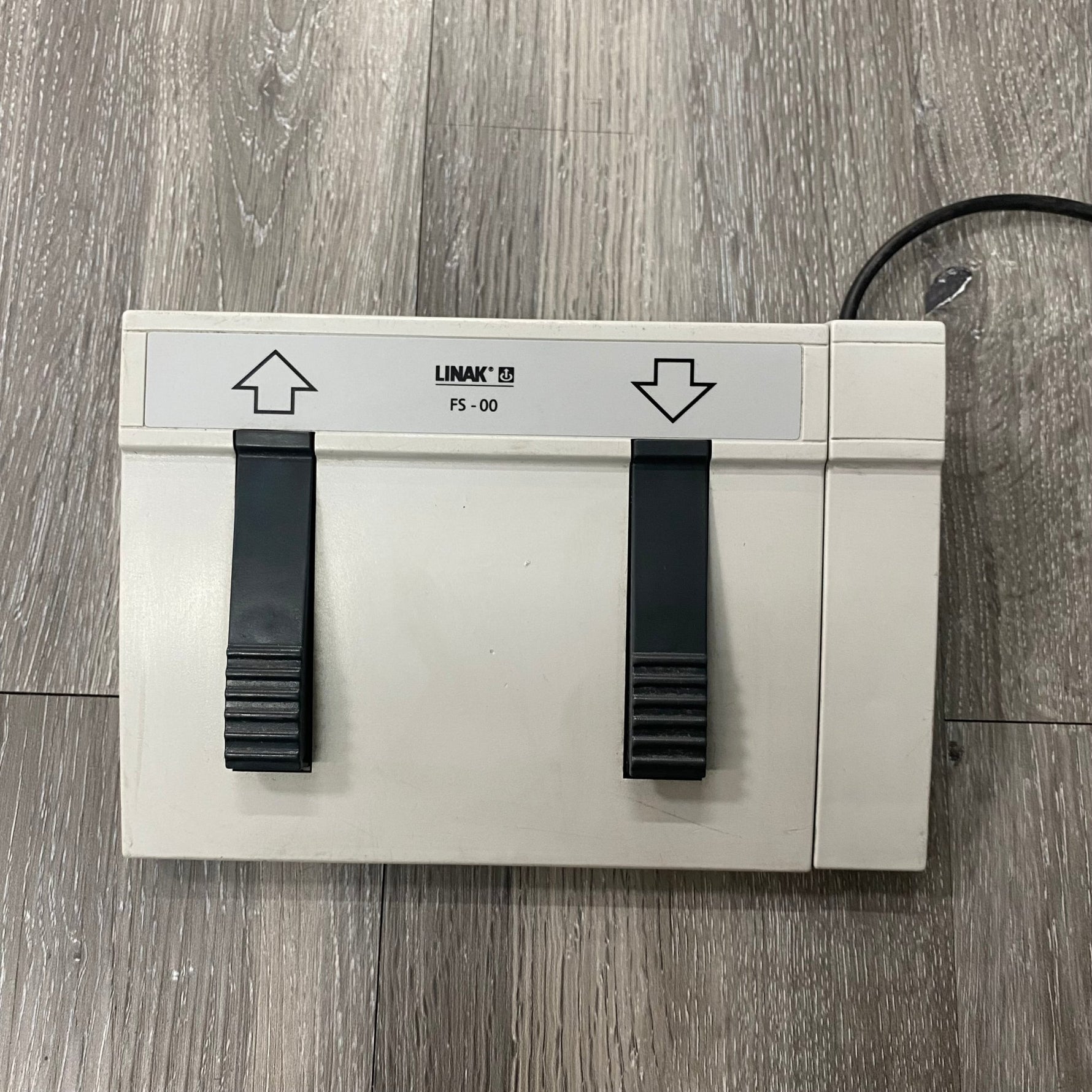 Dynatron Electric Hi Lo 3 Section Table (Refurbished) - Dynatron -Angelus Medical