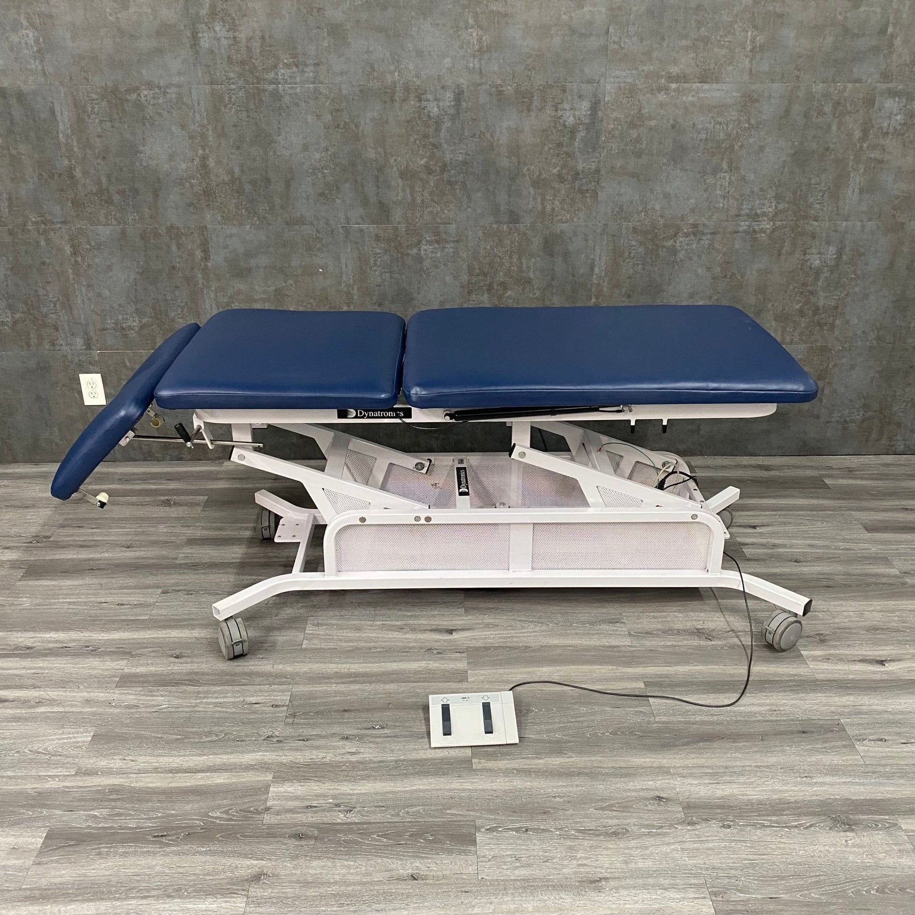 Dynatron Electric Hi Lo 3 Section Table (Refurbished) - Dynatron -Angelus Medical