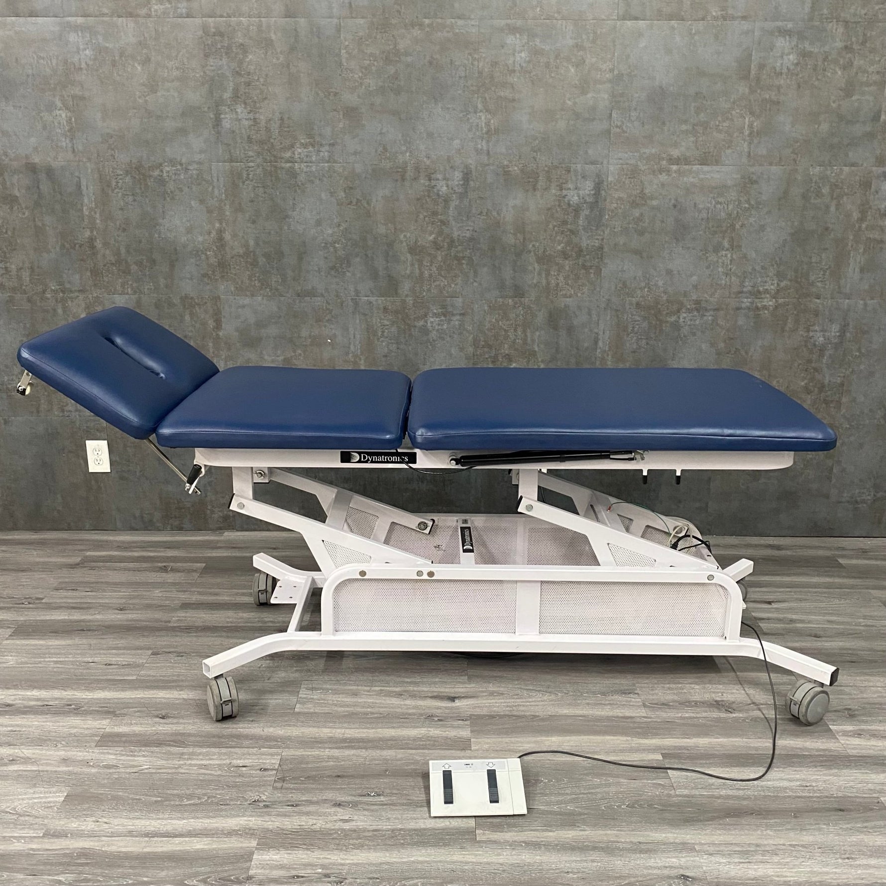 Dynatron Electric Hi Lo 3 Section Table (Refurbished) - Dynatron -Angelus Medical