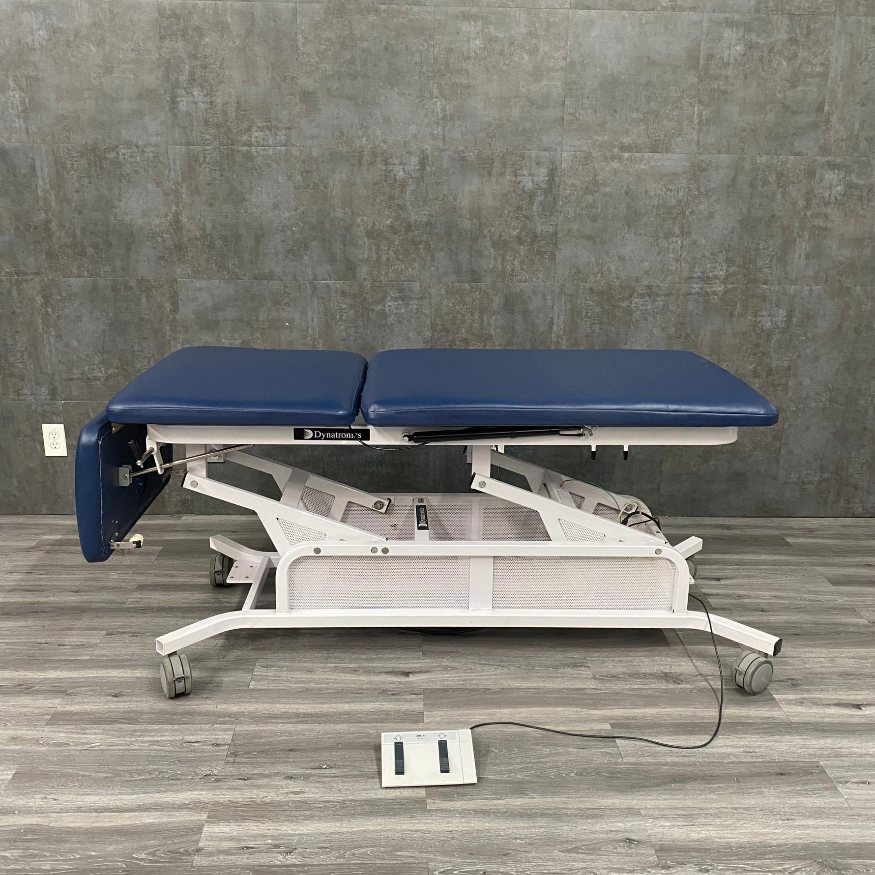 Dynatron Electric Hi Lo 3 Section Table (Refurbished) - Dynatron -Angelus Medical