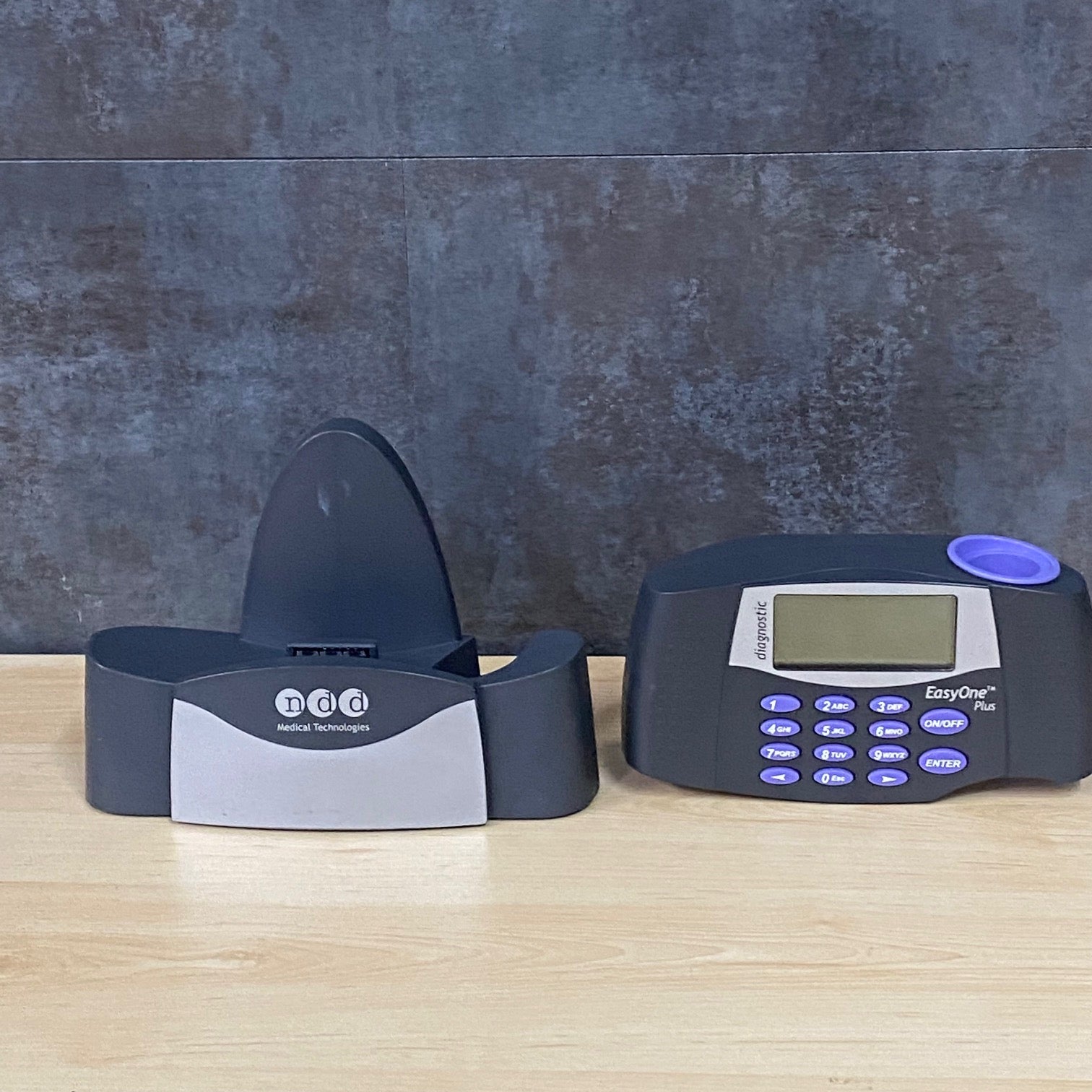 EasyOne Plus Spirometer nnd 2001 ,NDD Angelus Medical and Optical