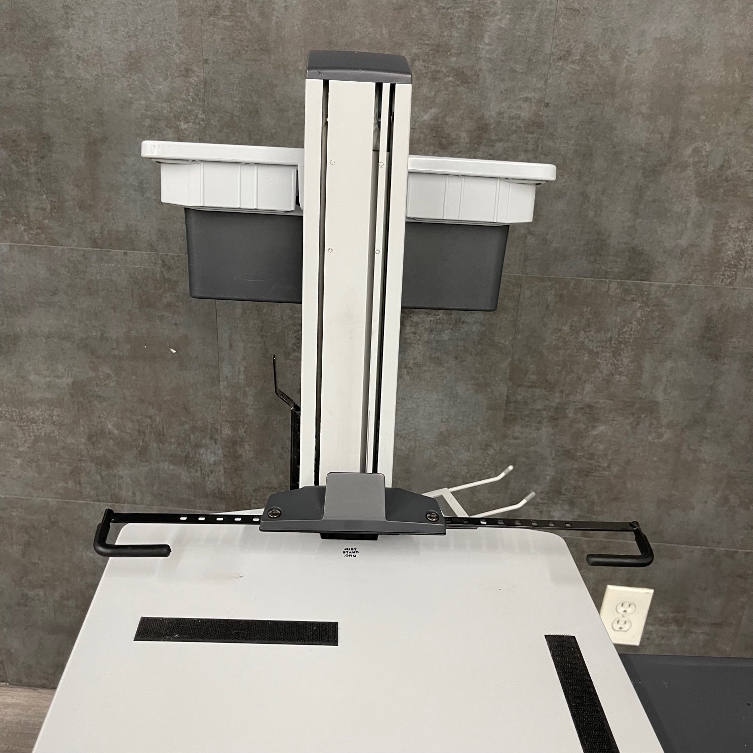 ERGOTRON Neo-flex laptop cart (Used) - ergotron -Angelus Medical