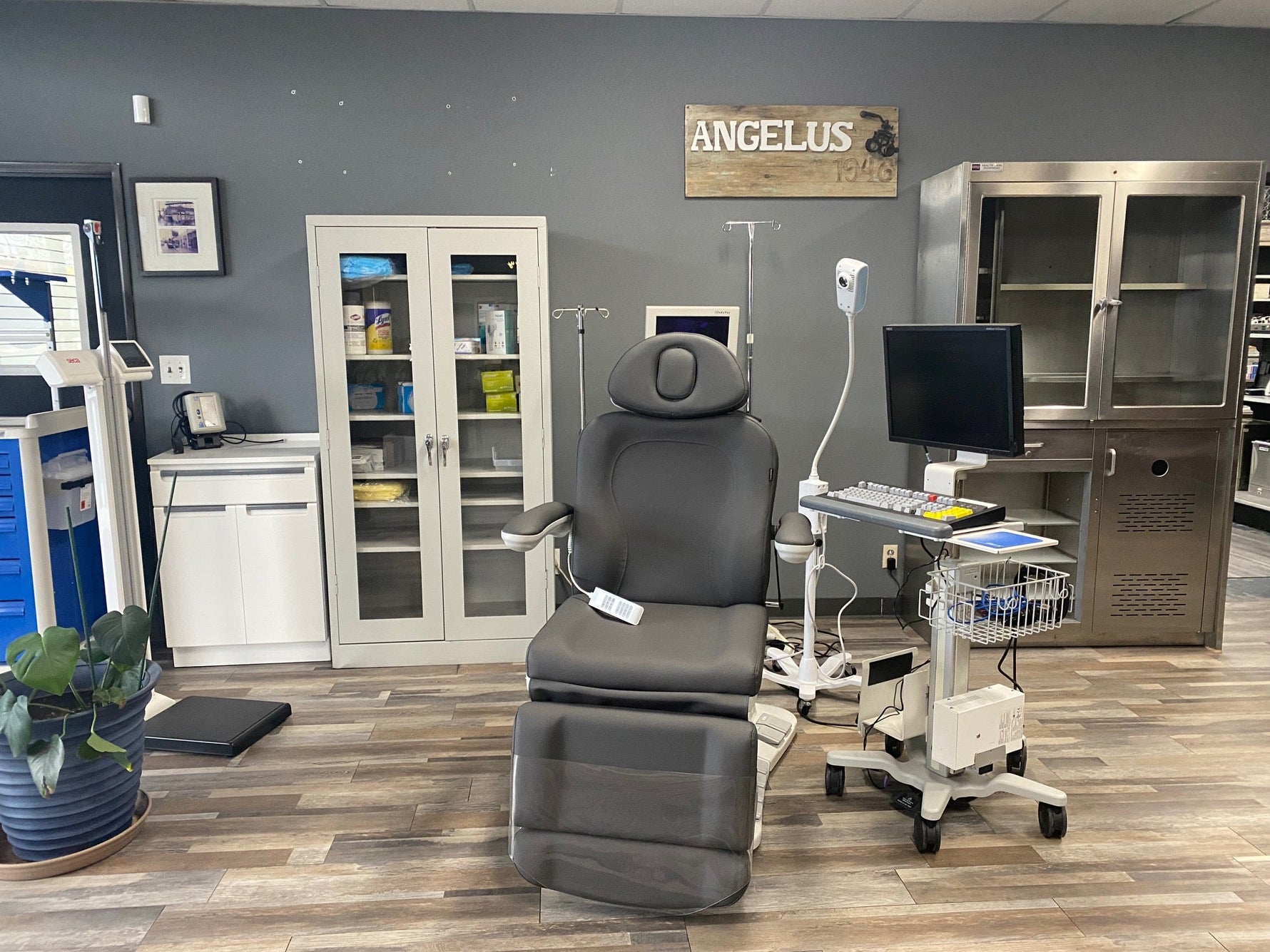 Examination Room Furniture Products - NMD -Angelus Medical