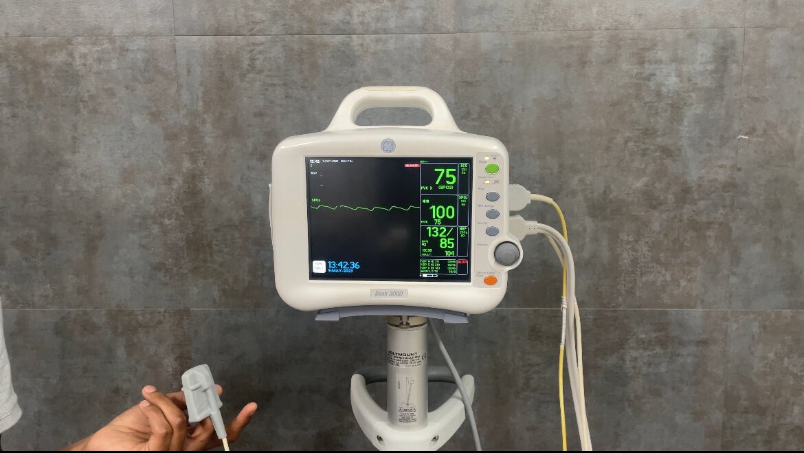 GE Dash 3000 Patient Monitor - GE -Angelus Medical