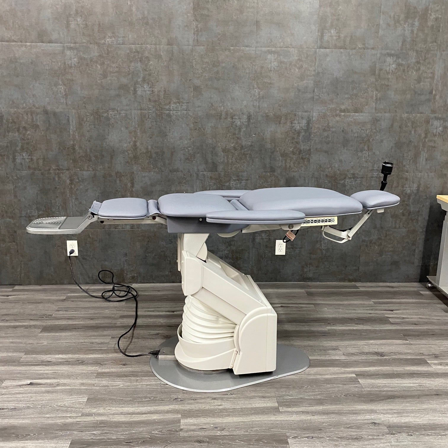 Global SMR MAXI 2700 Exam Chair - SMR Global -Angelus Medical