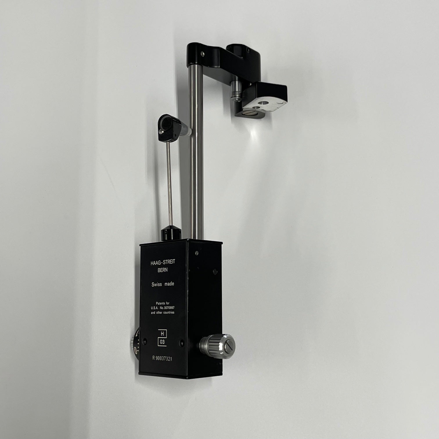 Haag-streit Bern Applanation Tonometer AT-900 - Haag Streit -Angelus Medical