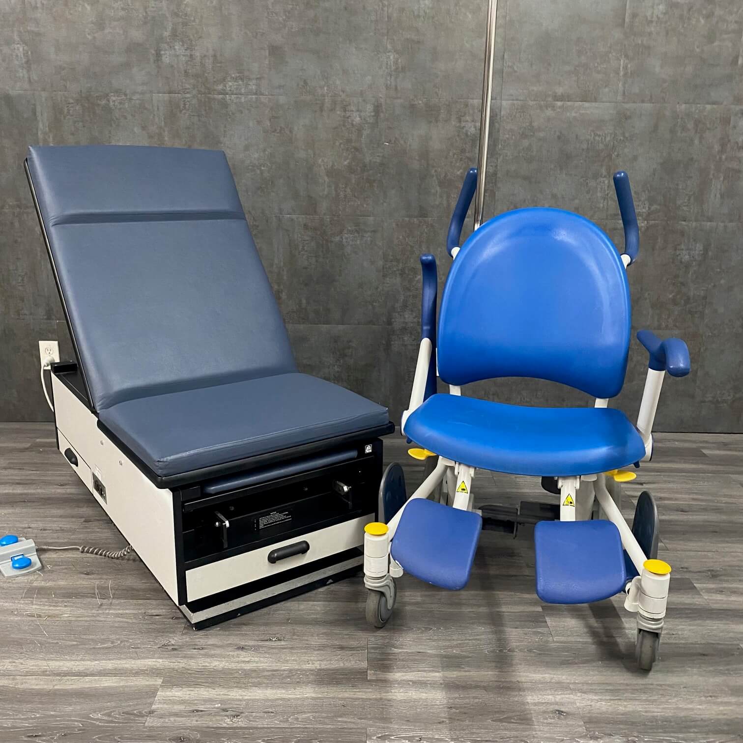 Powermatic Exam Table,Wheelchair accessible table,Hausmann Angelus