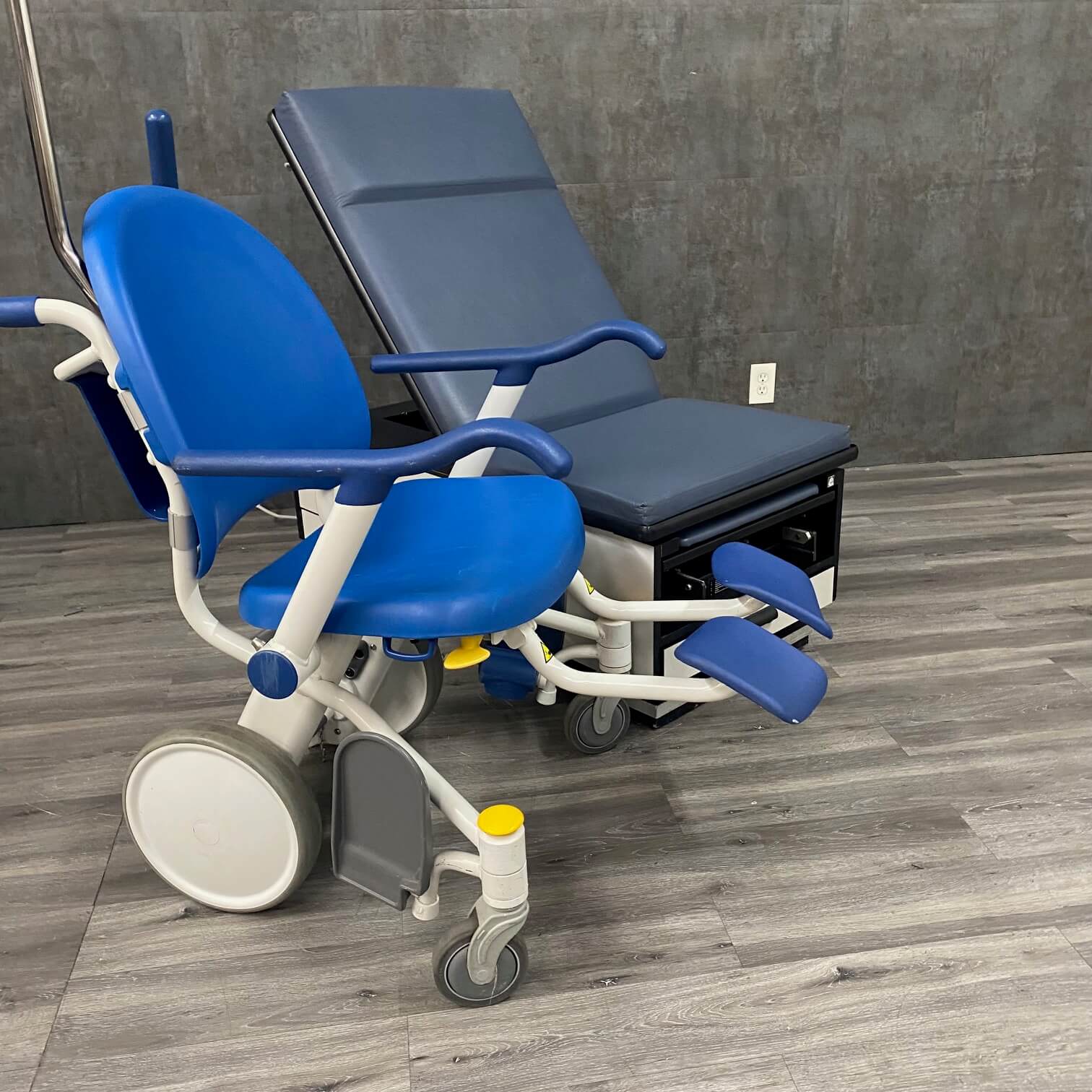 Hausmann Powermatic Exam Table - Hausmann -Angelus Medical