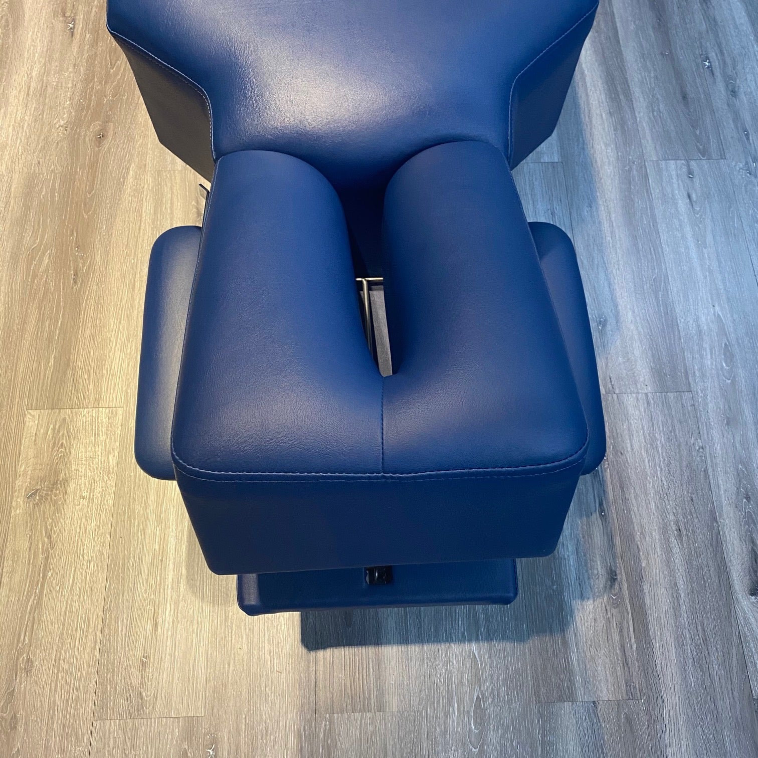 Heavy Duty Manual Massage Table (Refurbished) - Angelus Medical and Optical -Angelus Medical