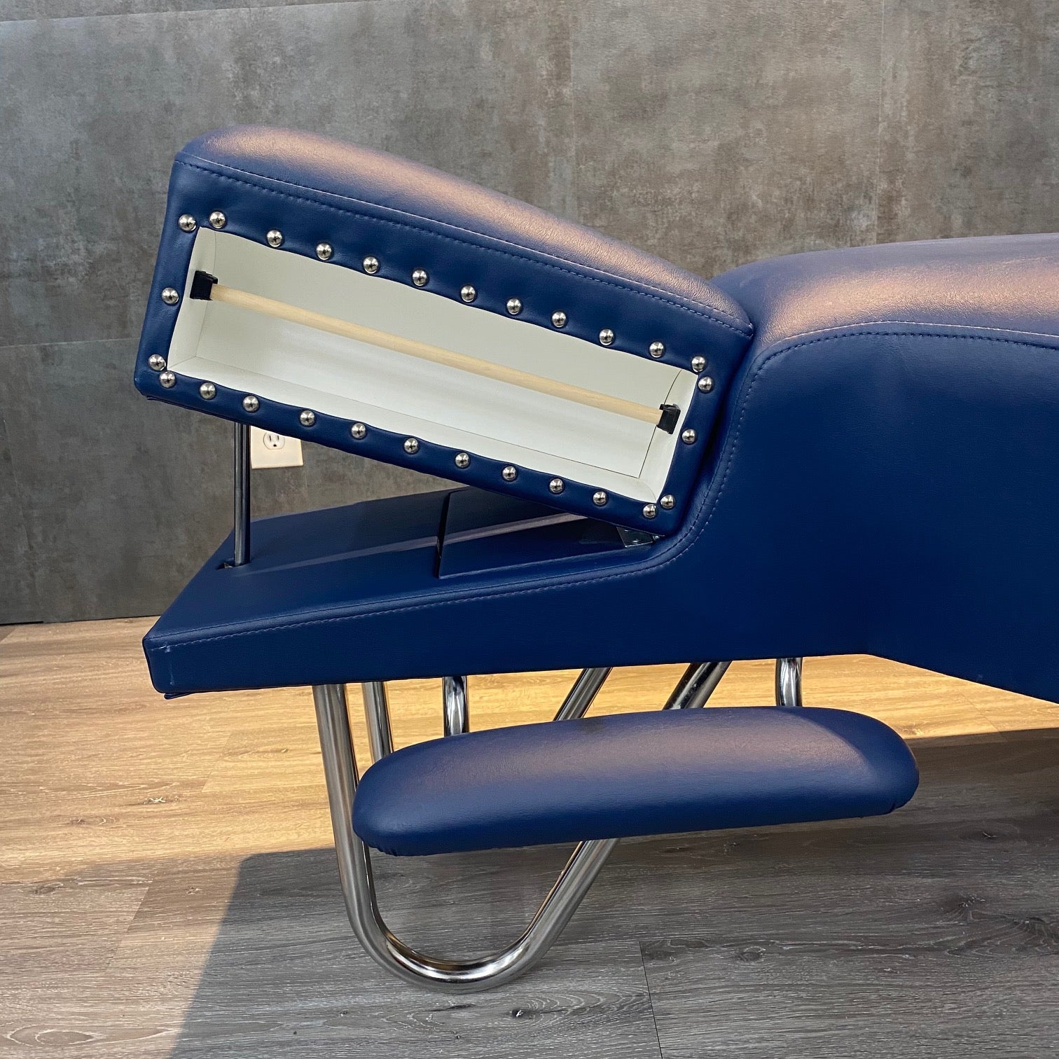 Heavy Duty Manual Massage Table (Refurbished) - Angelus Medical and Optical -Angelus Medical