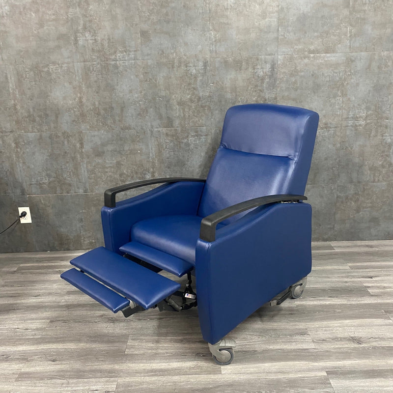 Heavy Duty Medical Recliner / Infusion Chair - Krug -Angelus Medical