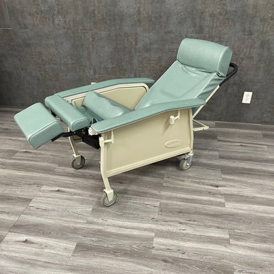 Invacare Clinical Recliner (Used) - Invacare -Angelus Medical
