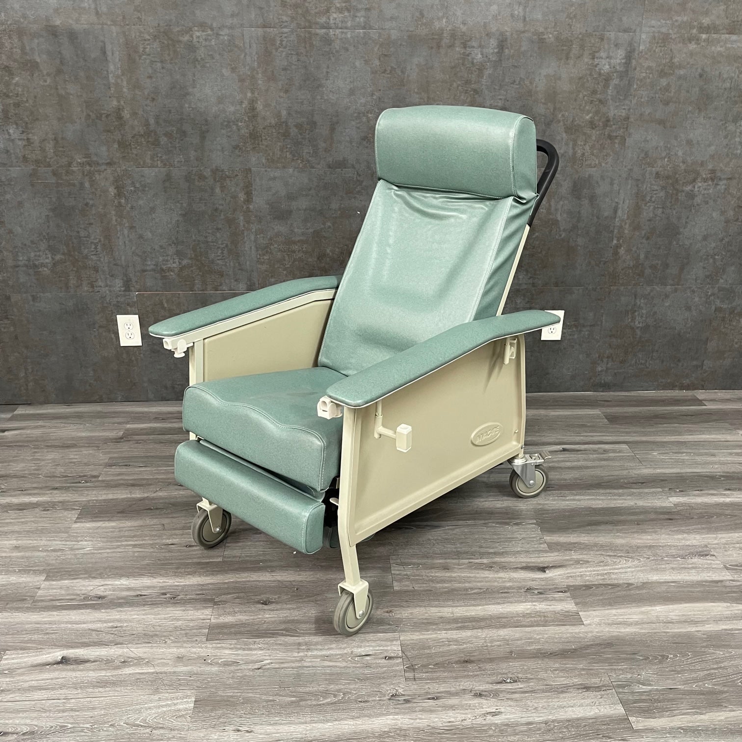 Invacare Clinical Recliner, Angelus Medical, Invacare – Angelus Medical ...