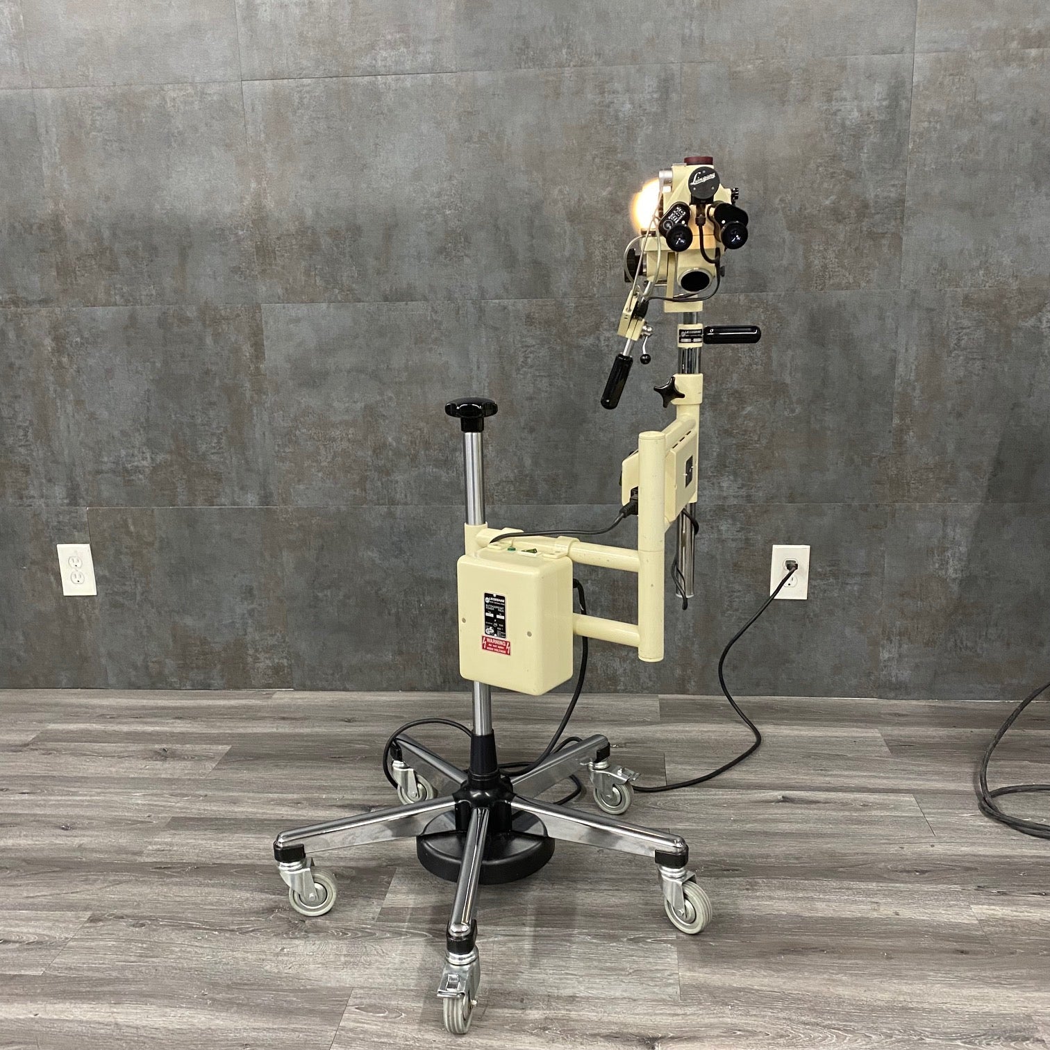 Leisegang 3B3 Colposcope (Refurbished) - Leisegang -Angelus Medical