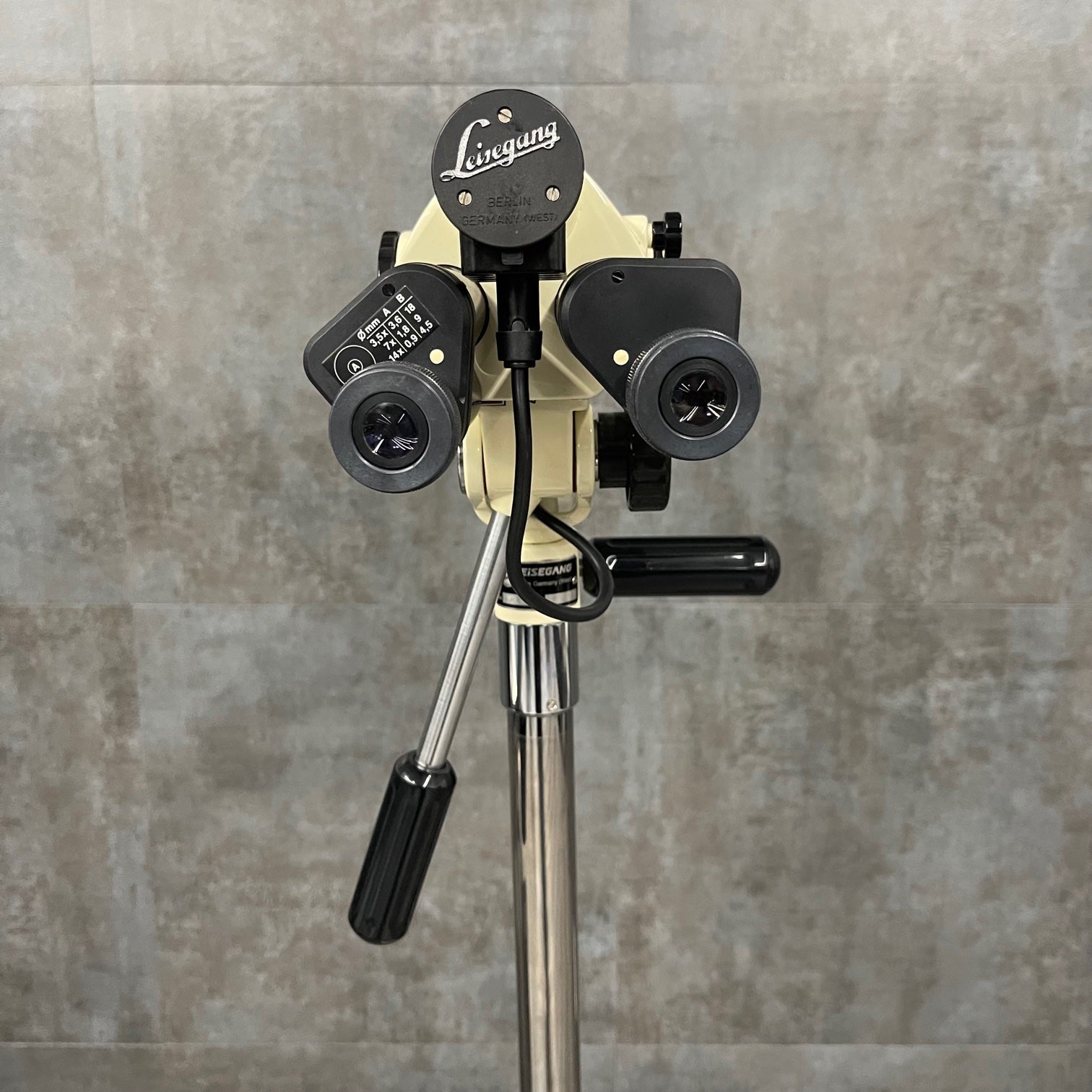 Leisegang Colposcope 1 (Refurbished) - Leisegang -Angelus Medical