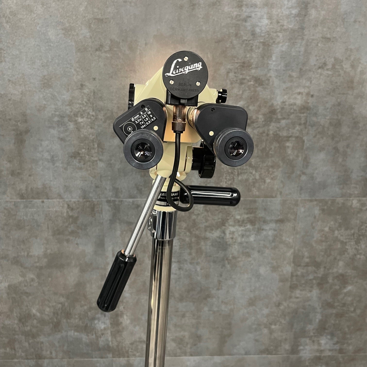 Leisegang Colposcope 1 (Refurbished) - Leisegang -Angelus Medical