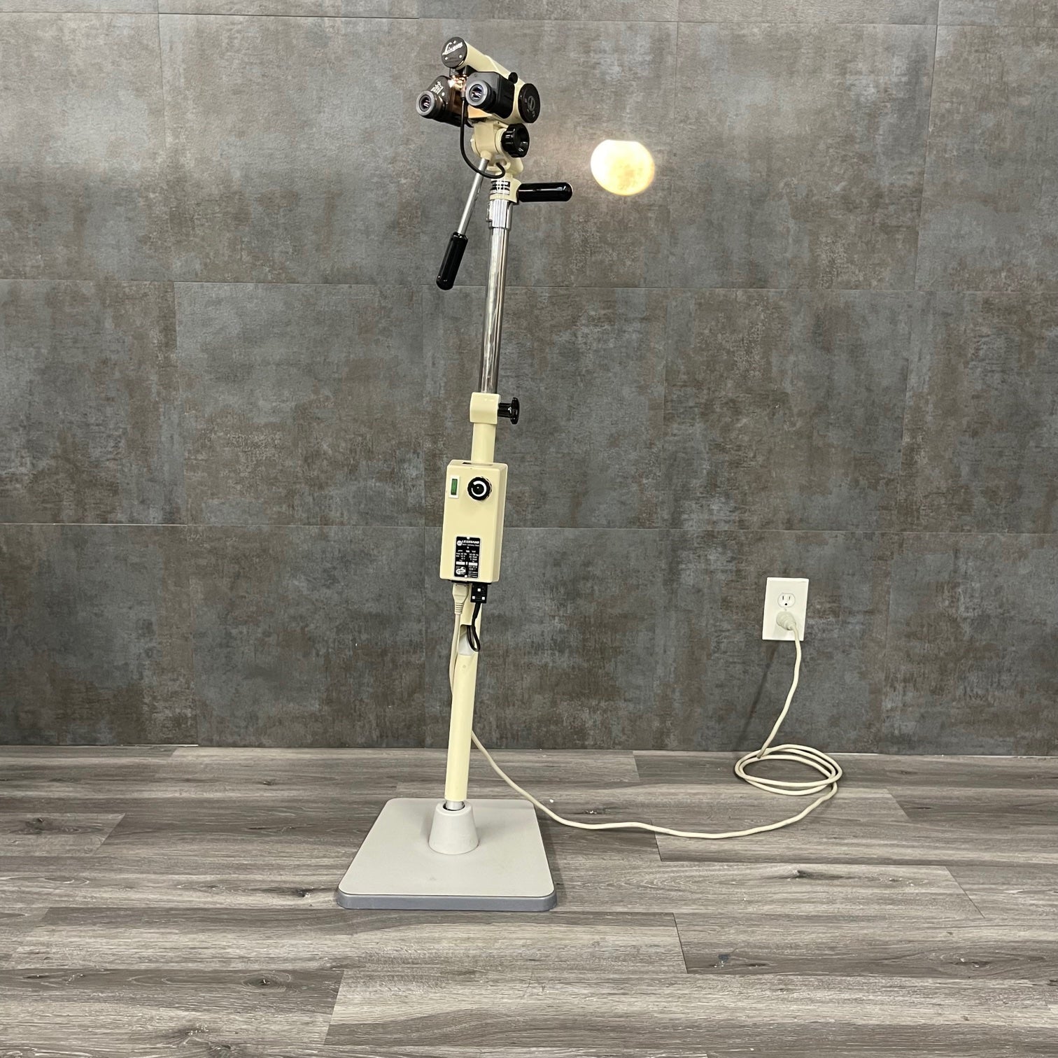 Leisegang Colposcope 1 (Refurbished) - Leisegang -Angelus Medical