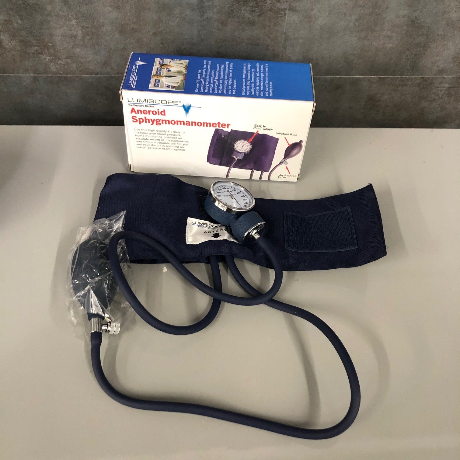 Lumiscope Aneroid sphygmomanometer (New) - Lumiscope -Angelus Medical