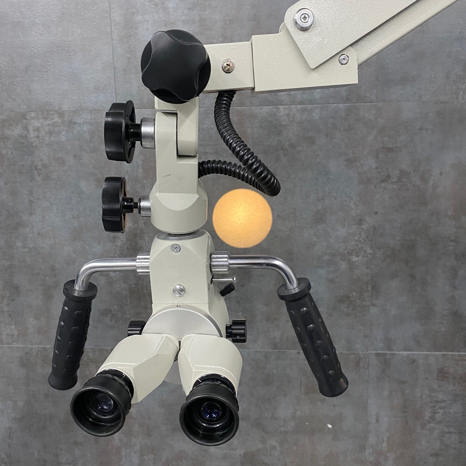 L&W ENT/Dental Surgical Microscope - L&W -Angelus Medical